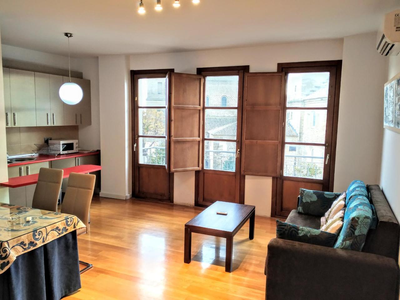 Apartamentos Sol Hospital Santiago Úbeda Eksteriør bilde